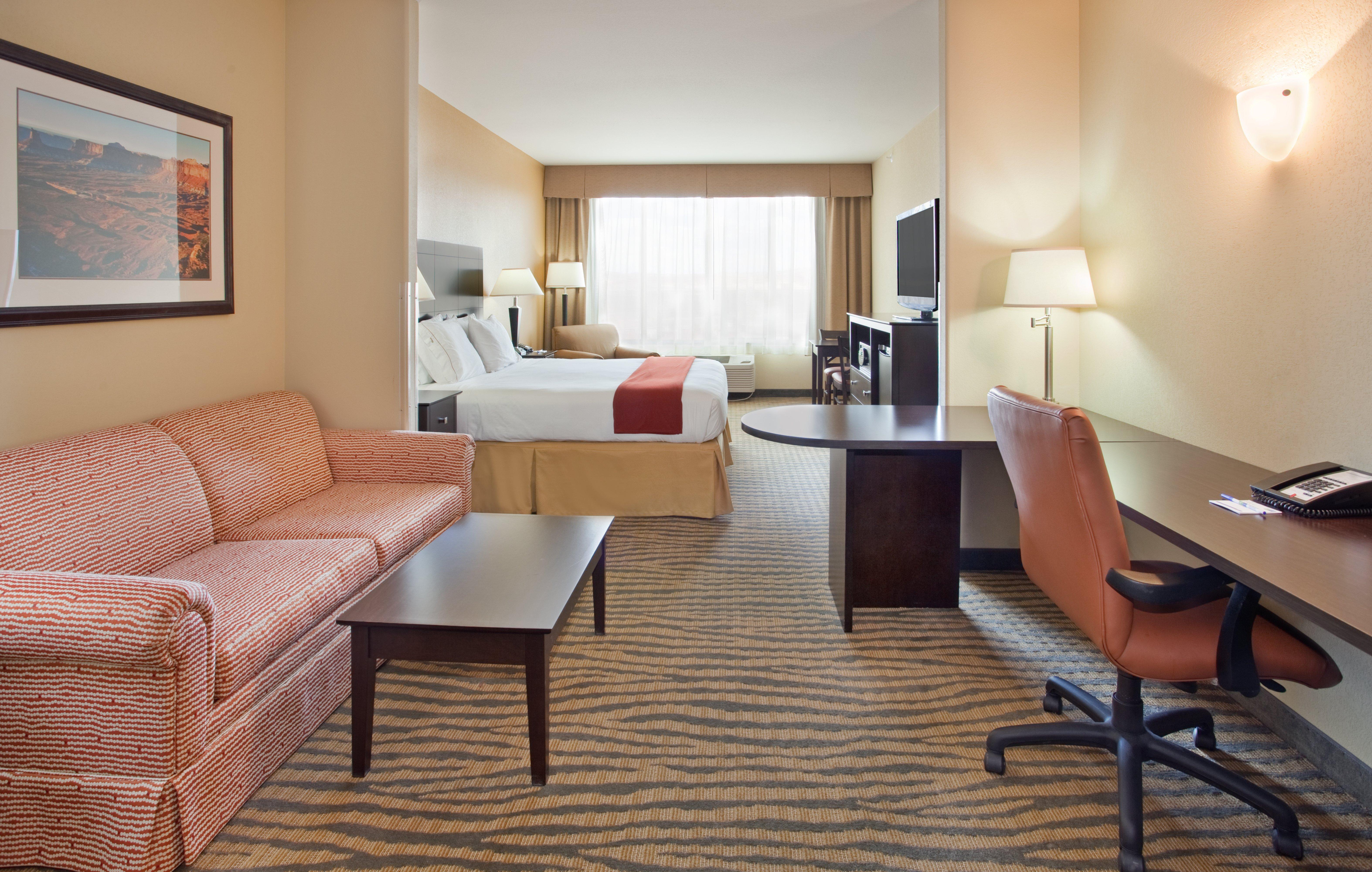 Holiday Inn Express & Suites Gallup East By Ihg Экстерьер фото